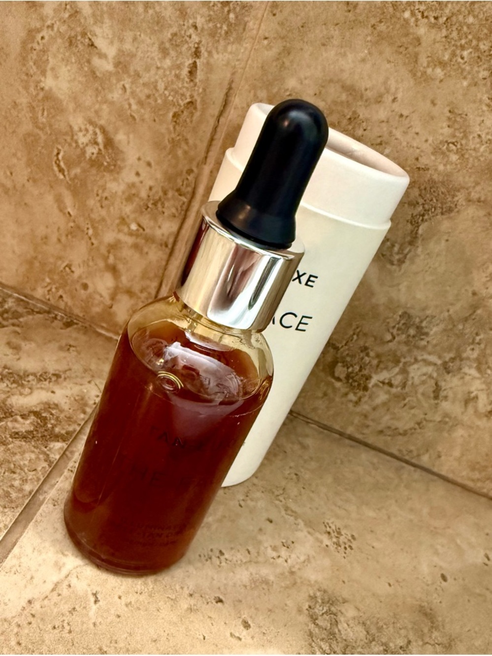 Tan-Luxe Illuminating Face Self Tanning Drops